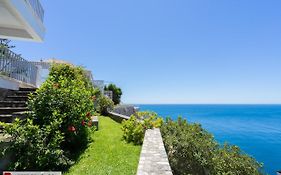 Villa sobre el Mar Alborán